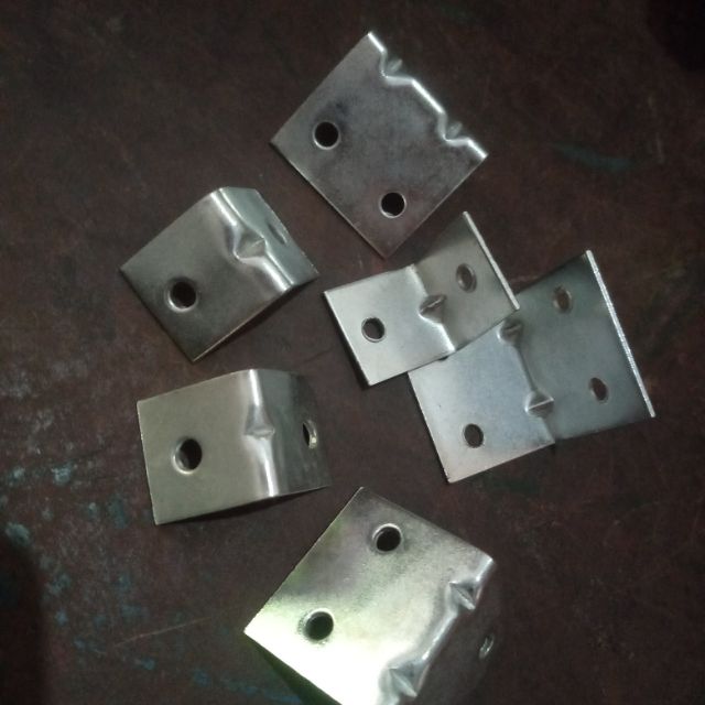 Set 20 chiếc ke góc vuông 2 lỗ và 4 lỗ