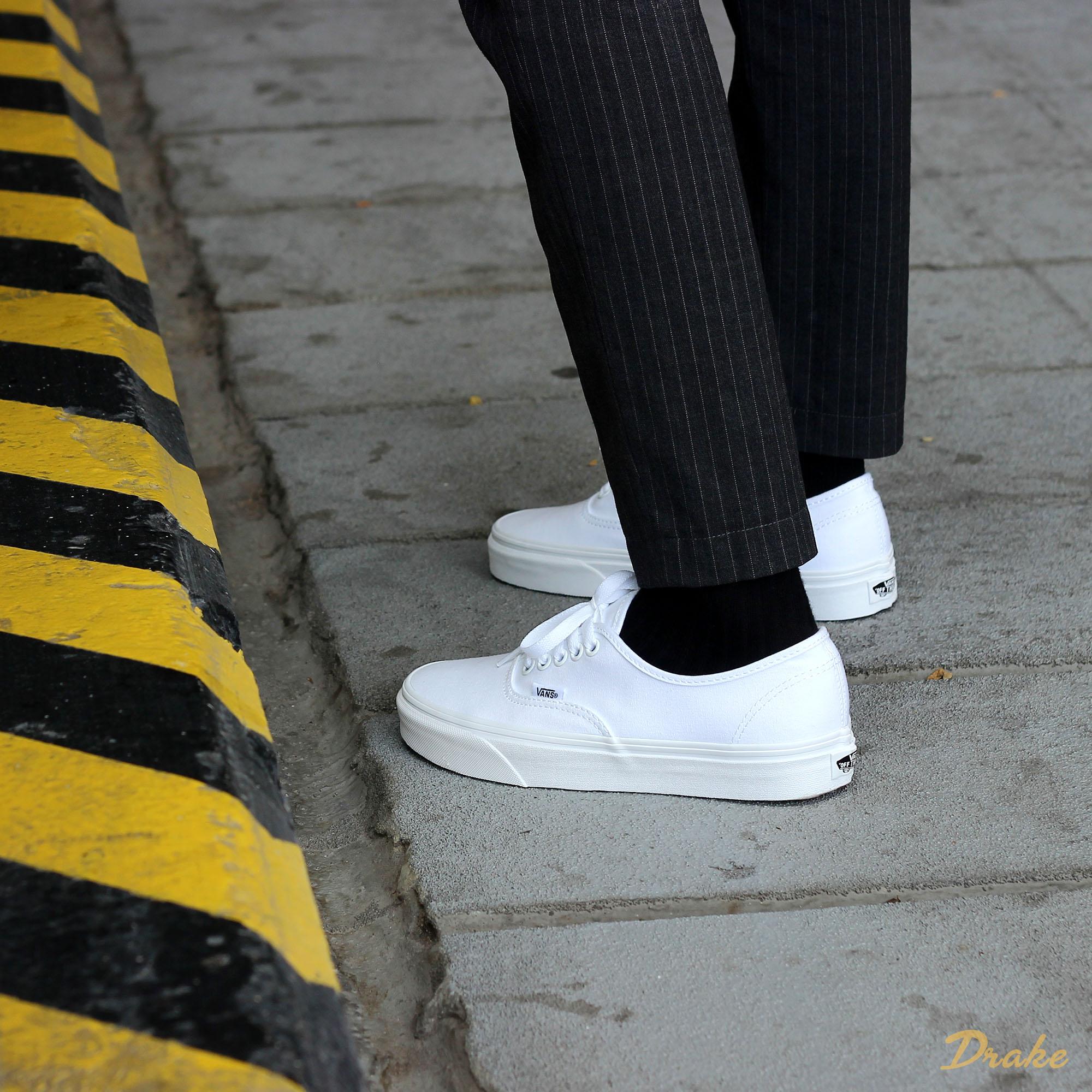 Giày Vans Authentic Classic VN000EE3W00