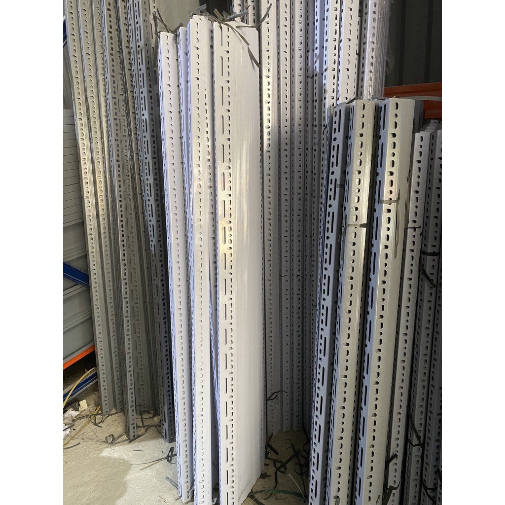 { Dài 40cm } Thanh Sắt v lỗ V3x5cm - Lắp kệ v trồng rau
