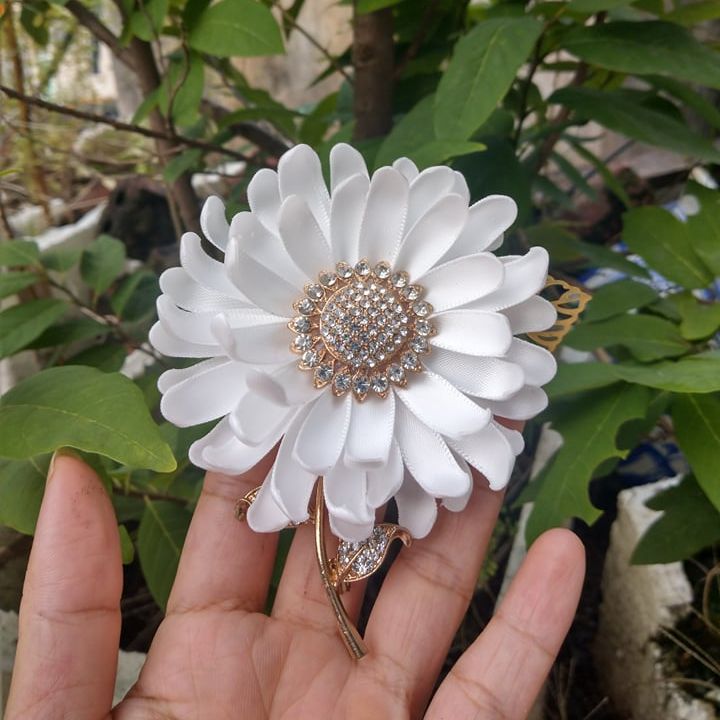 [ Hàng Thiết Kế ] Hoa cài áo cúc nhụy đá handmade cao cấp