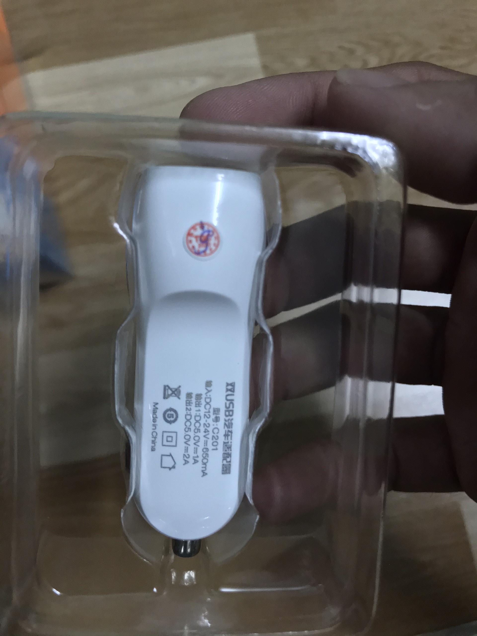 Cốc sạc xe hơi Arun 2 cổng sạc ,bảo hành 6 tháng