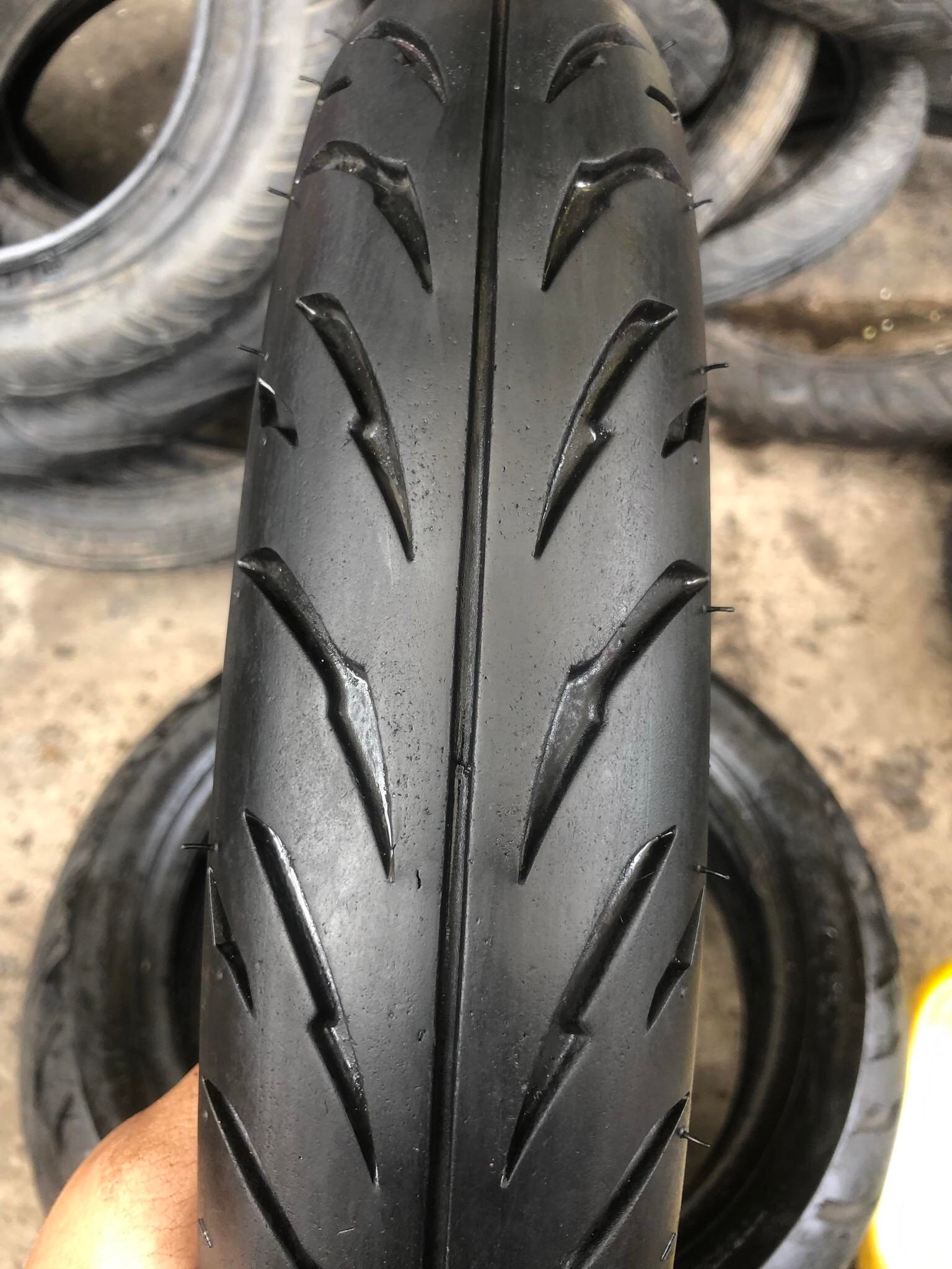 Vỏ lốp  Quick 90/90-12 lead, scr, nozza
