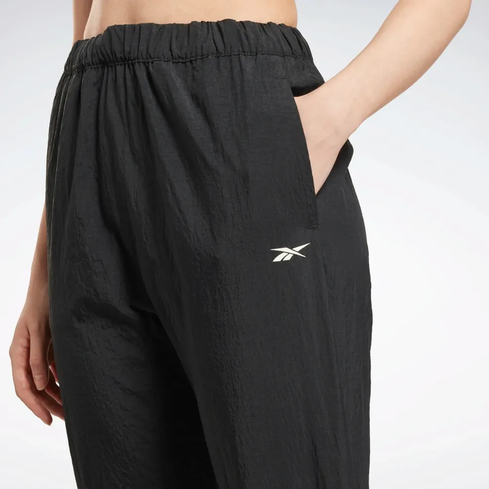 REEBOK QUẦN NỮ WORKOUT READY WOVEN JOGGERS HH8067