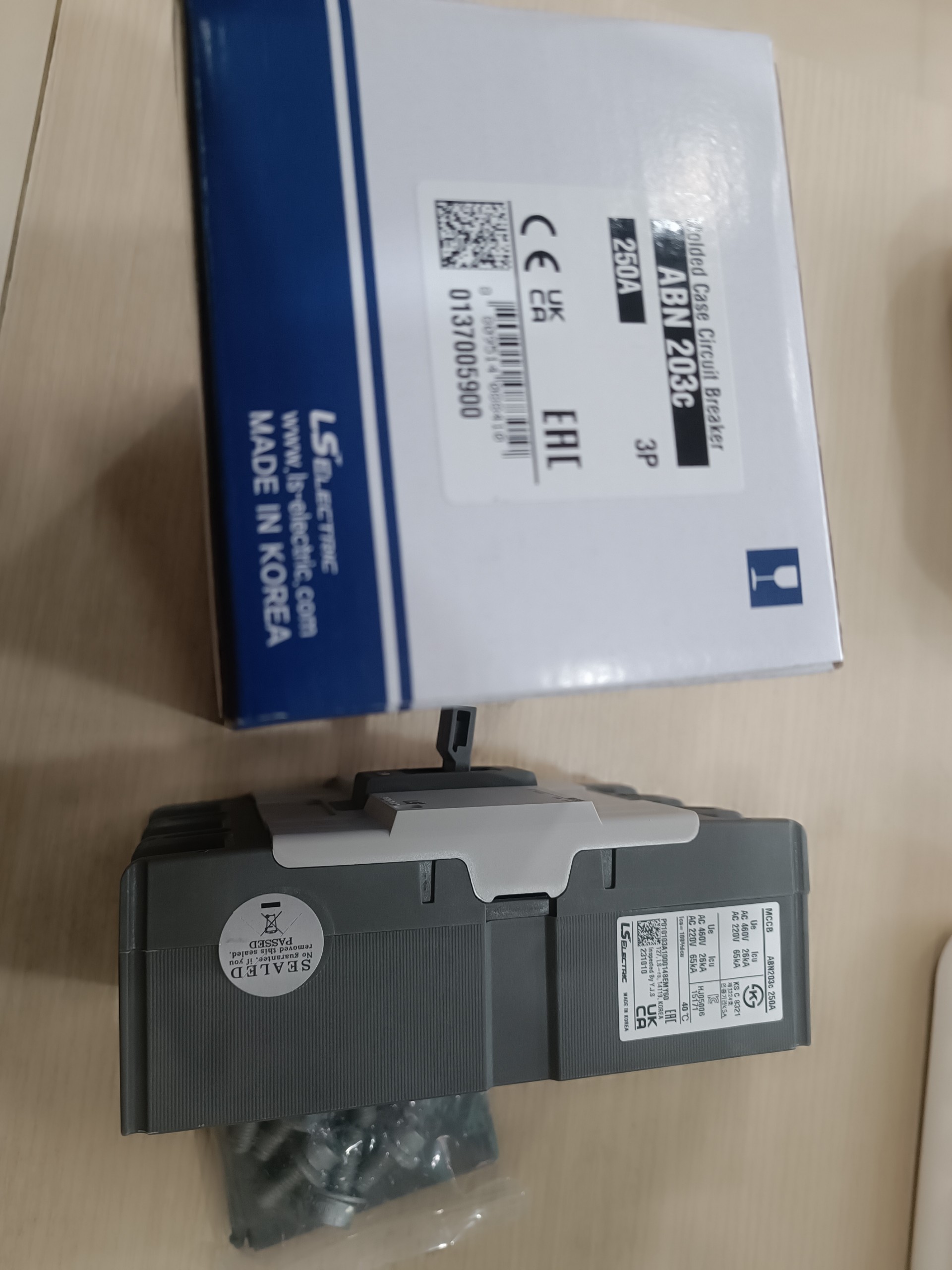 Aptomat (MCCB) LS chính hãng ABN203c 250A 30kA