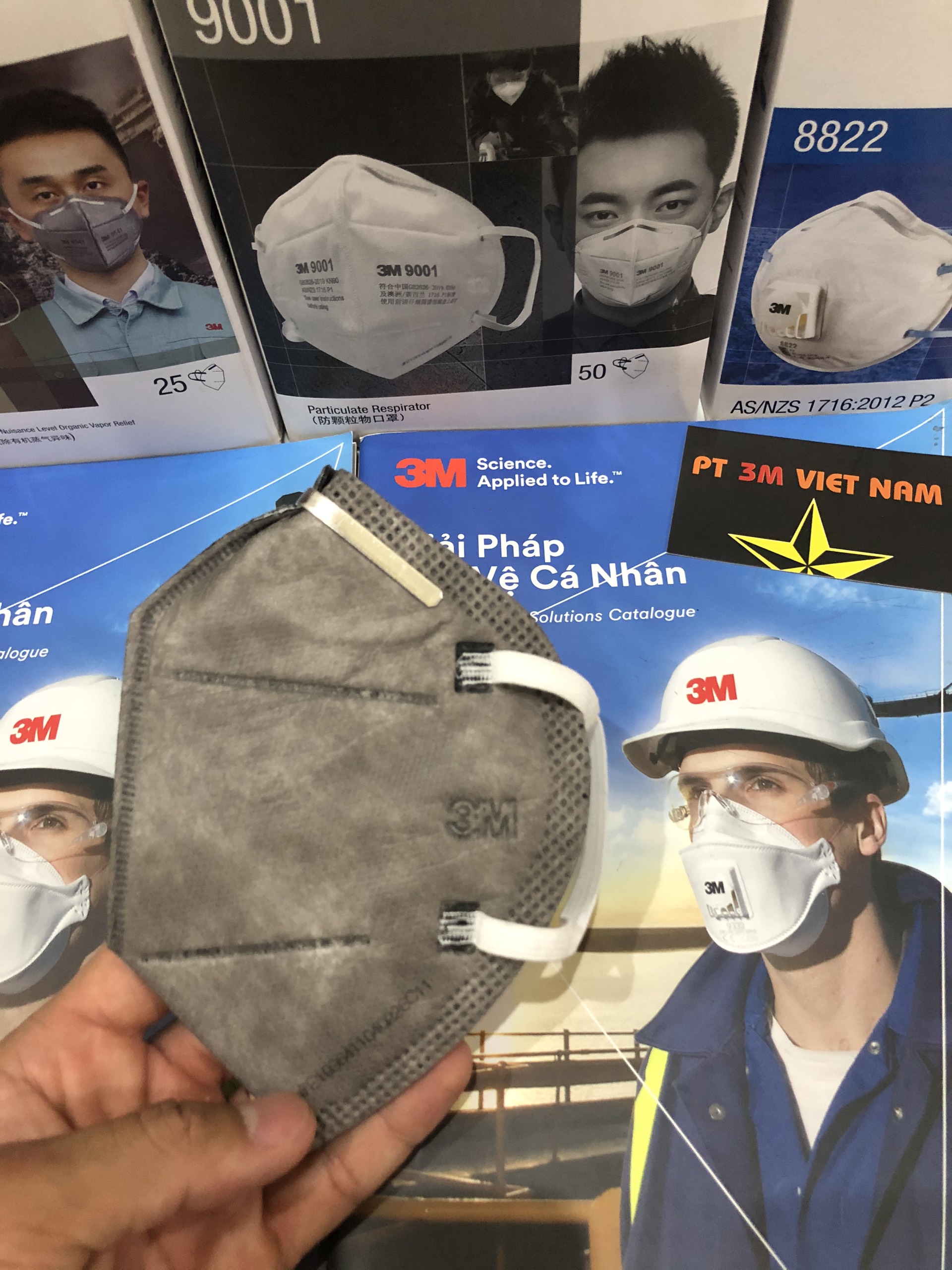 Khẩu trang 3M 9541 kháng khuẩn than hoạt tính