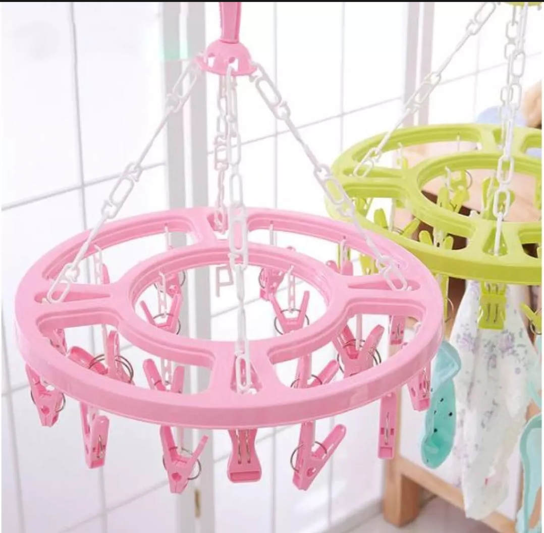 Mắc dù phơi quần áo tròn vuông nhựa việt nhật. mắc dù tròn: 30 x 45cm. mắc dù vuông: 38 x 32 x 24cm