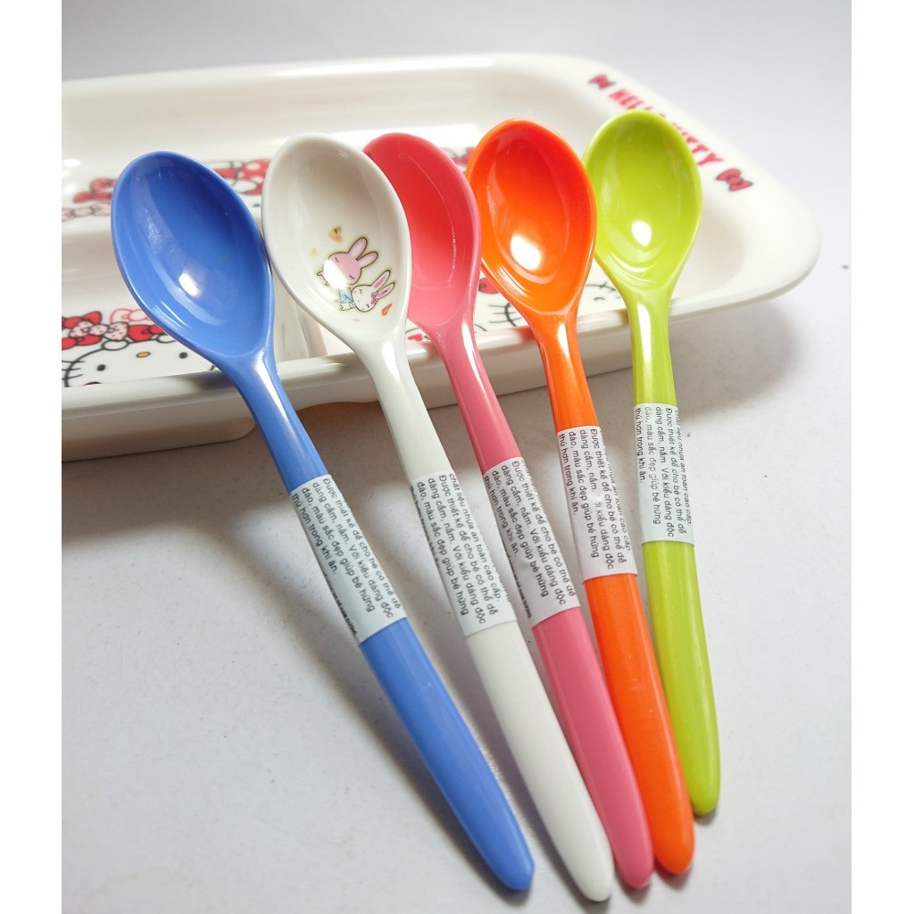 Thìa nhựa Cho Bé ăn Dặm Nhiều Màu ( 1 cái )