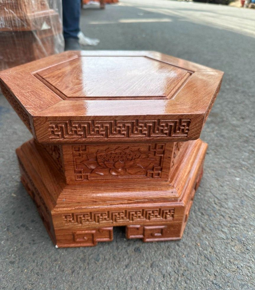 Đôn gỗ lục lăng chạm hoa sen gỗ Hương cao câp cao 20cm , mặt đôn nhiều kích thước