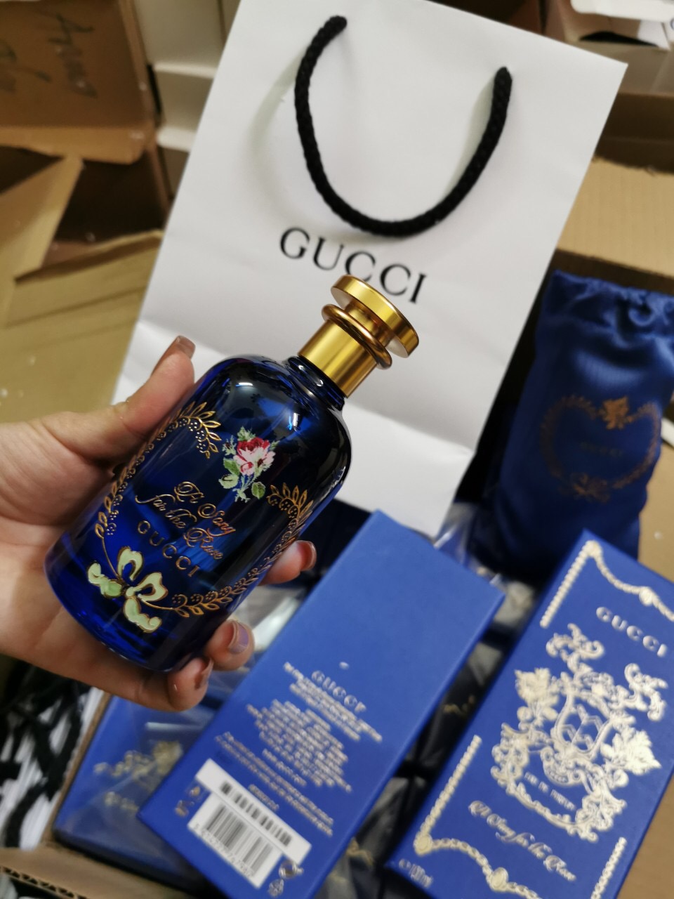 Nước hoa unisex a song for the rose eau de parfum của hãng gucci