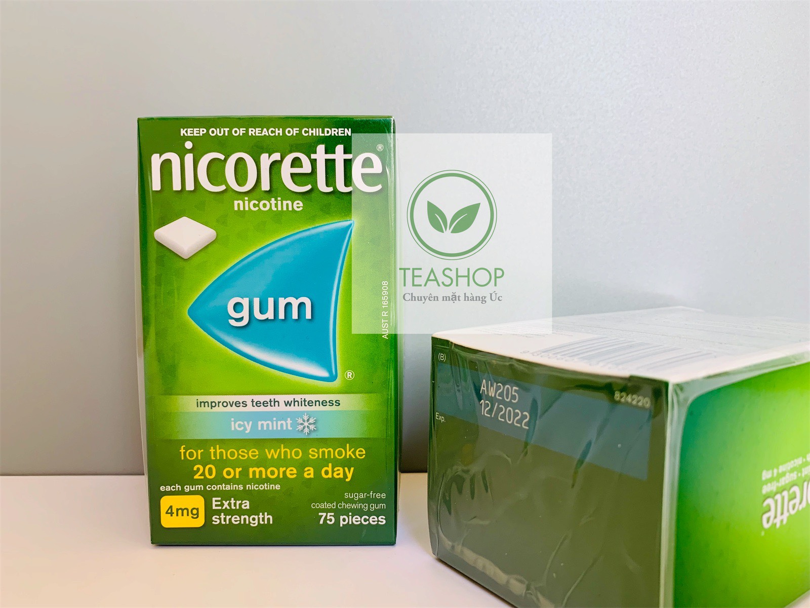 Kẹo gum cai T.H.U.Ố.C lá Nicorette Hàng Úc 4mg Vị Bạc Hà 75 viên-150 VIÊN