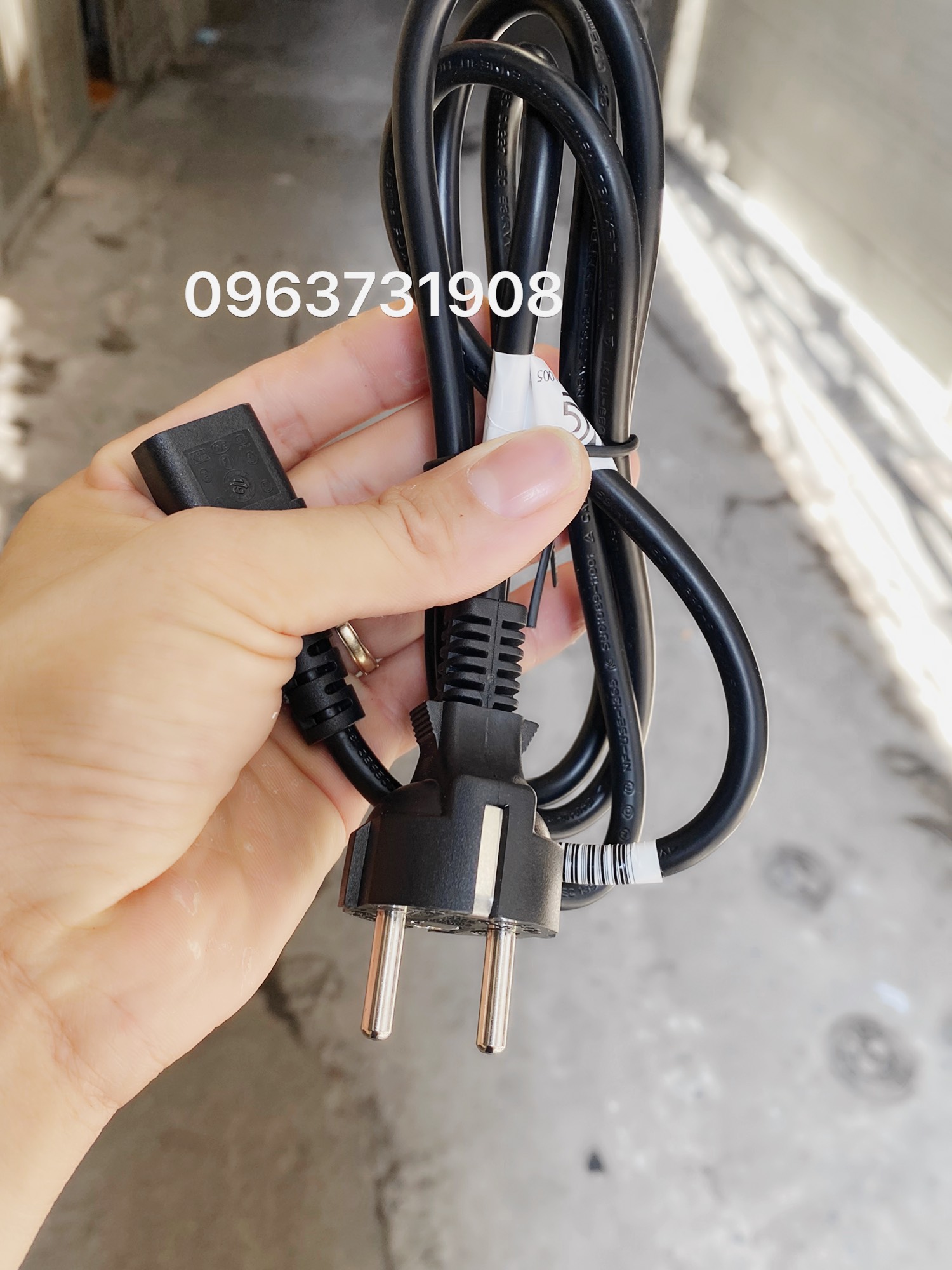 Dây cáp nguồn màn hình máy tính HP loại tốt