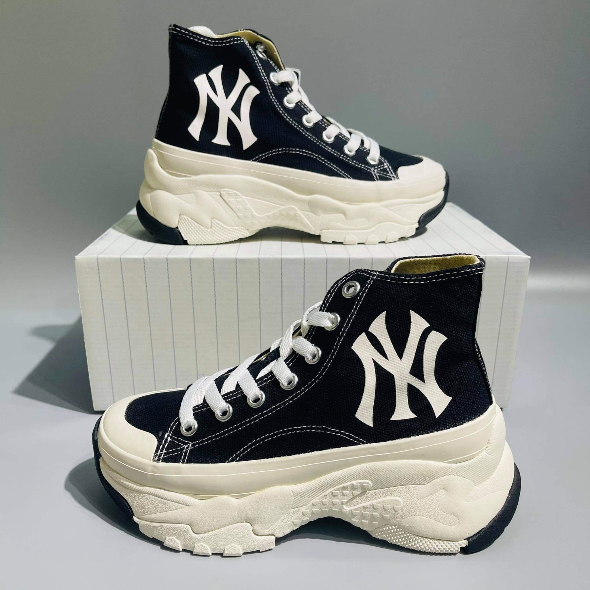Sneaker MLB NY Yankees Shiny Hologram Big Ball Chunky