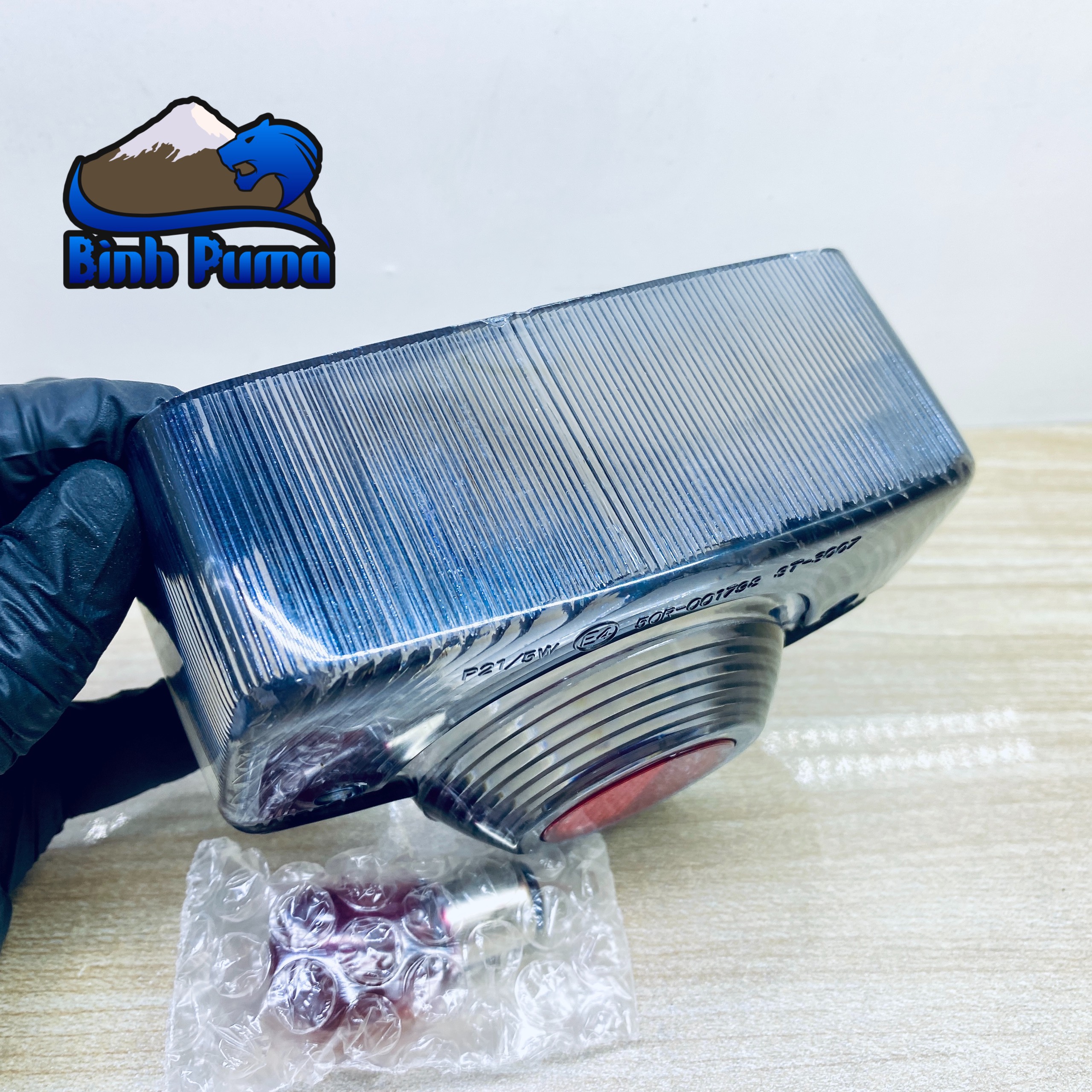 Chụp đèn sau MADMAX màu khói