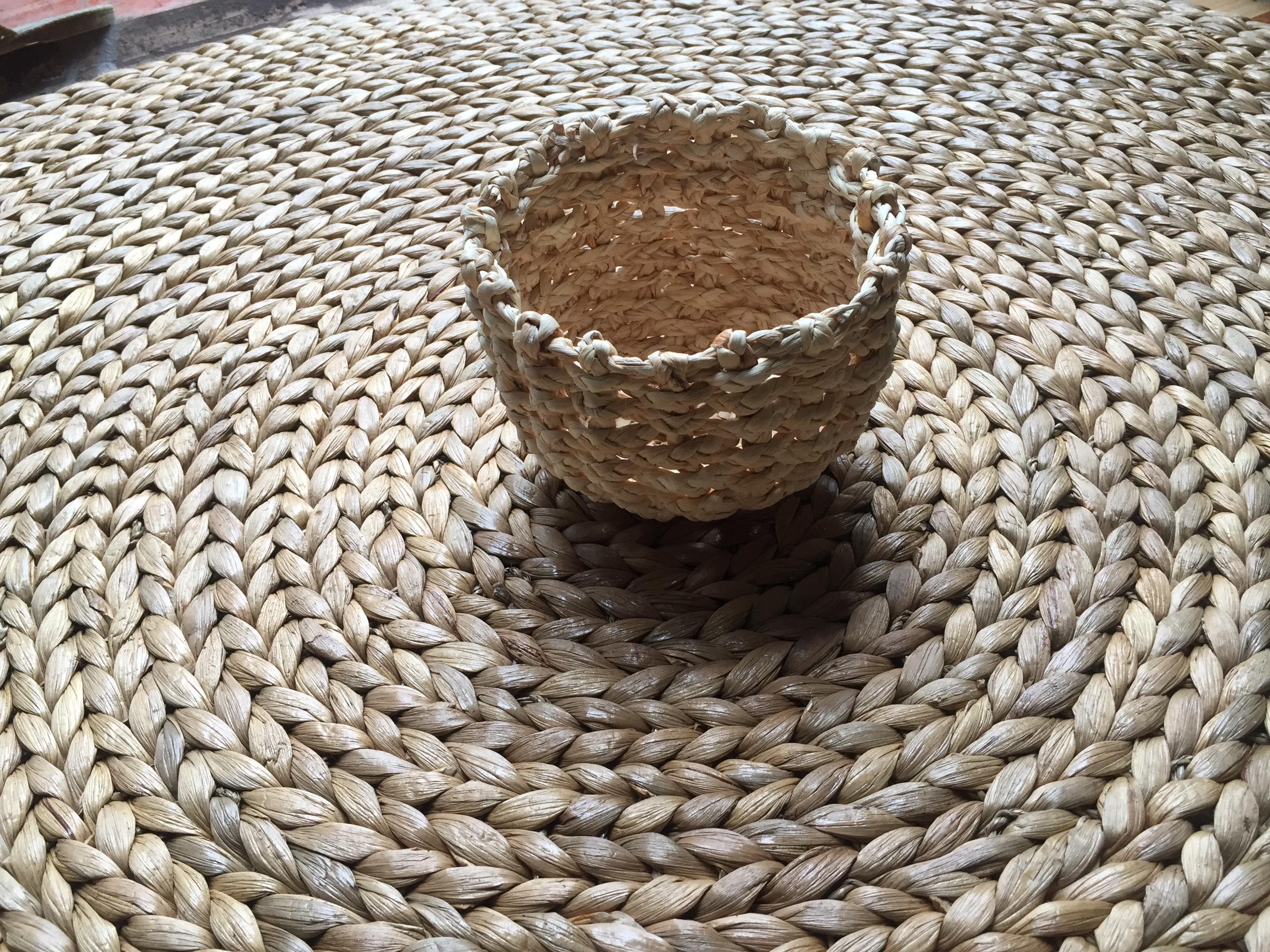 Round Handmade Water Hyacinth Carpet - D 60cm