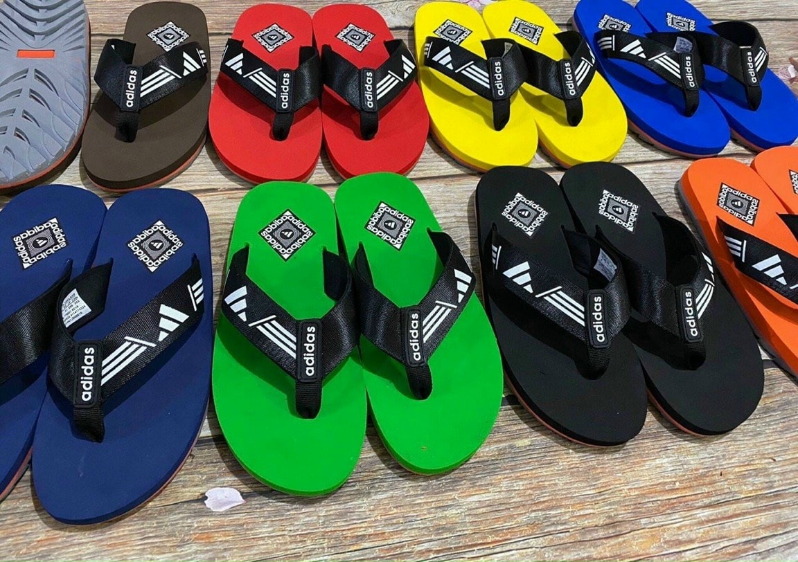 Dép Xỏ Ngón Adidas