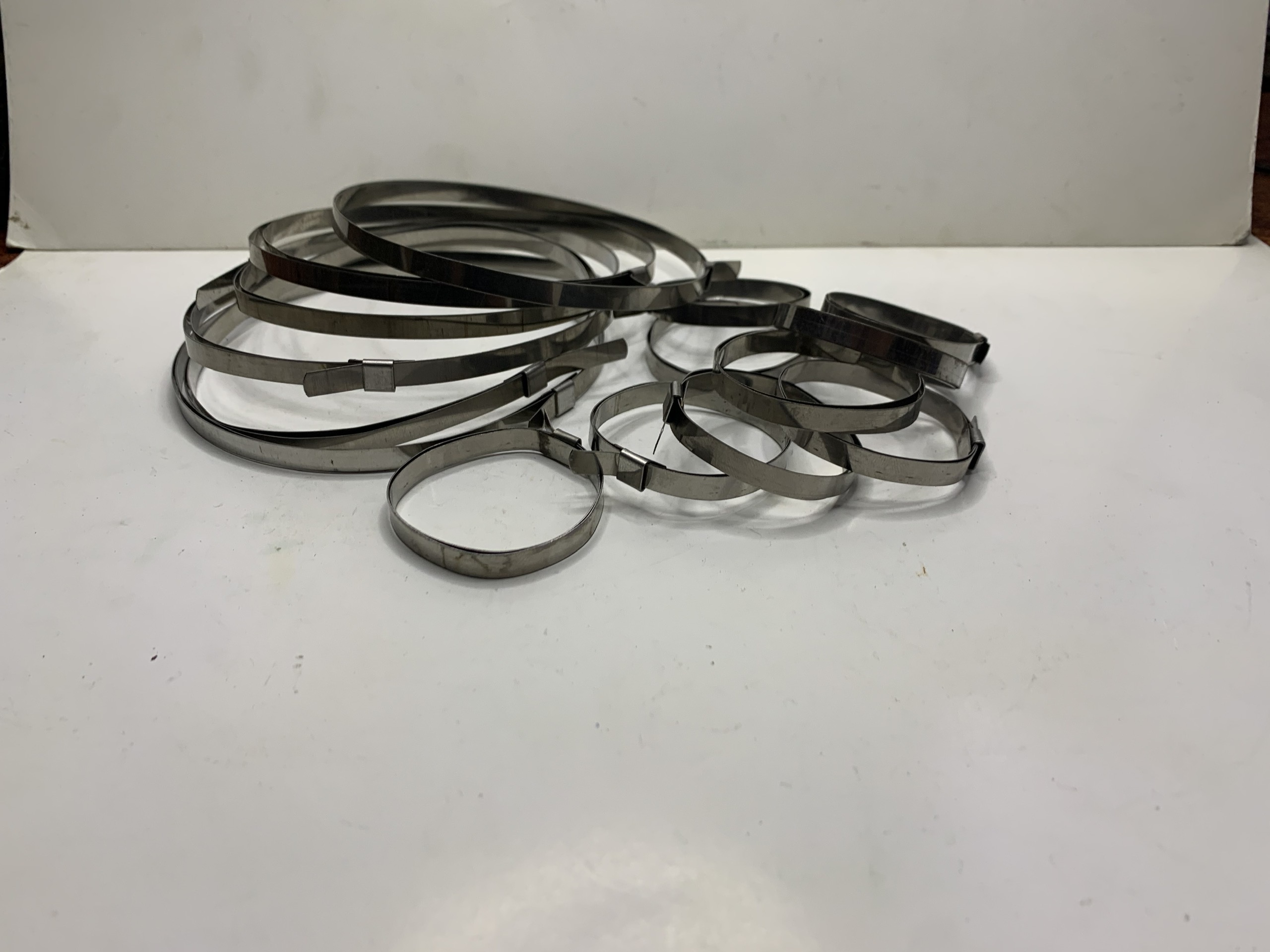 [HCM] Đai buộc chụp bụi láp, thước lái, cổ dê siết láp ( lớn, nhỏ).