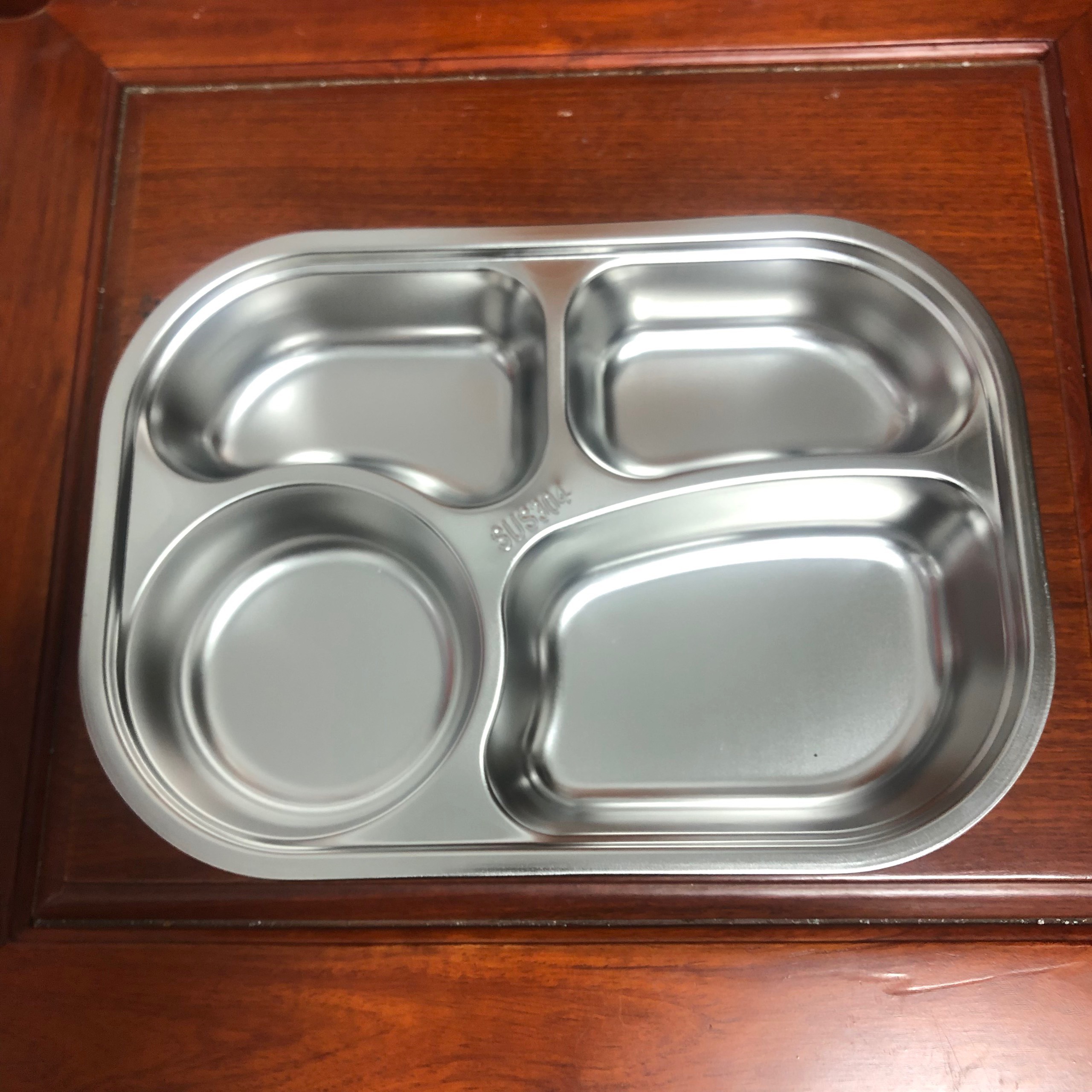 Khay cơm 4 ngăn học sinh inox 304