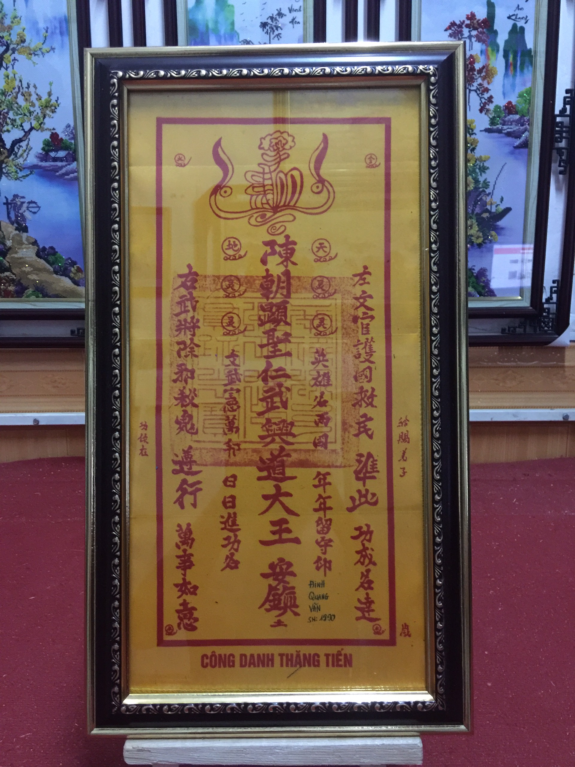 khung treo bùa trấn trạch