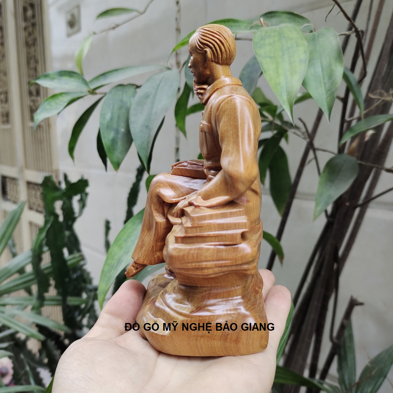 Tượng bác Hồ gỗ bách xanh cao 15 cm