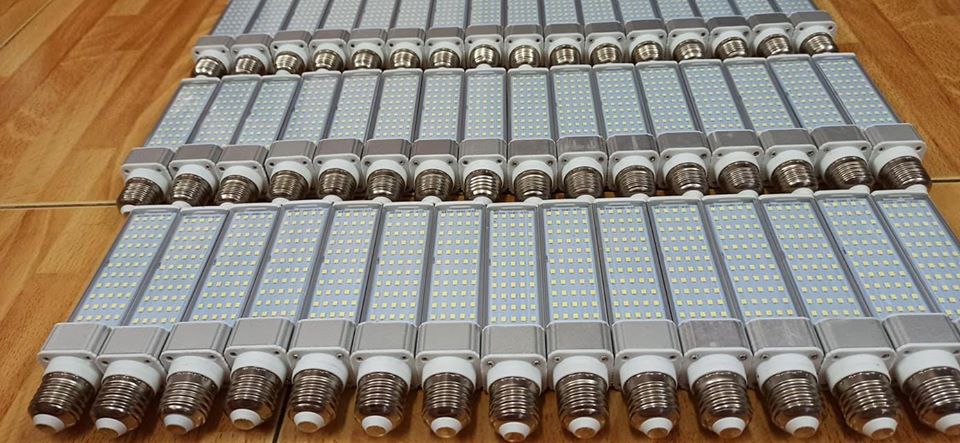 Đèn Led kẹp bàn 60 bóng
