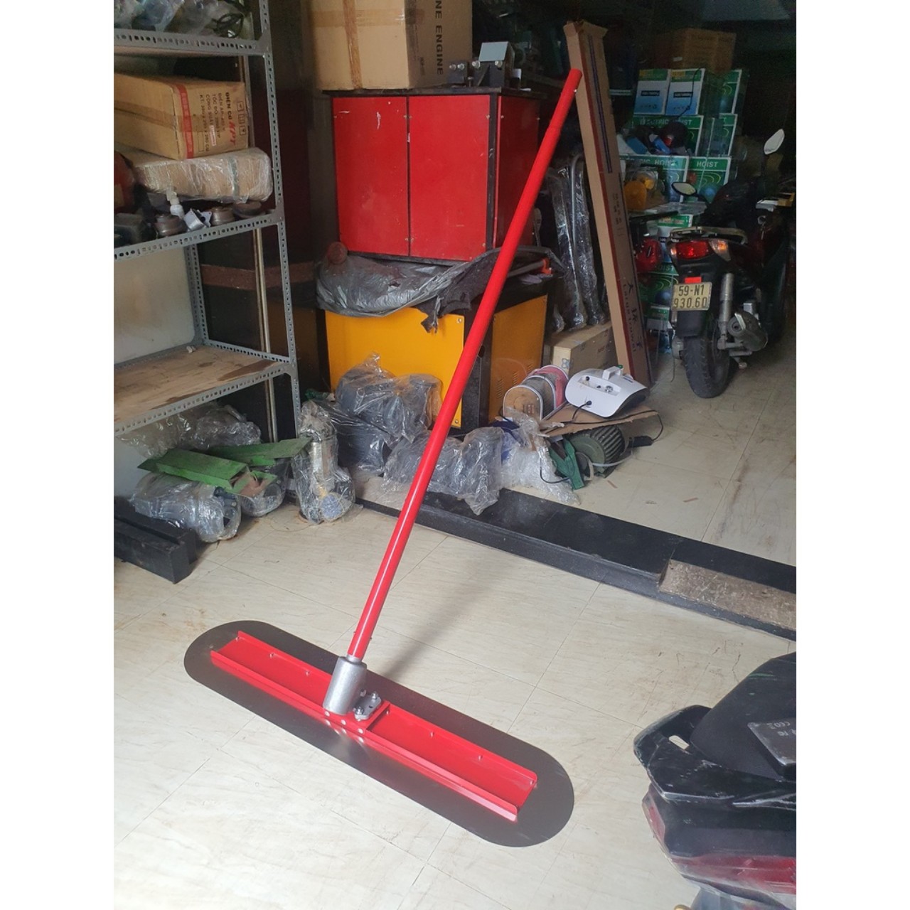 Thướt gạt bê tông cầm tay