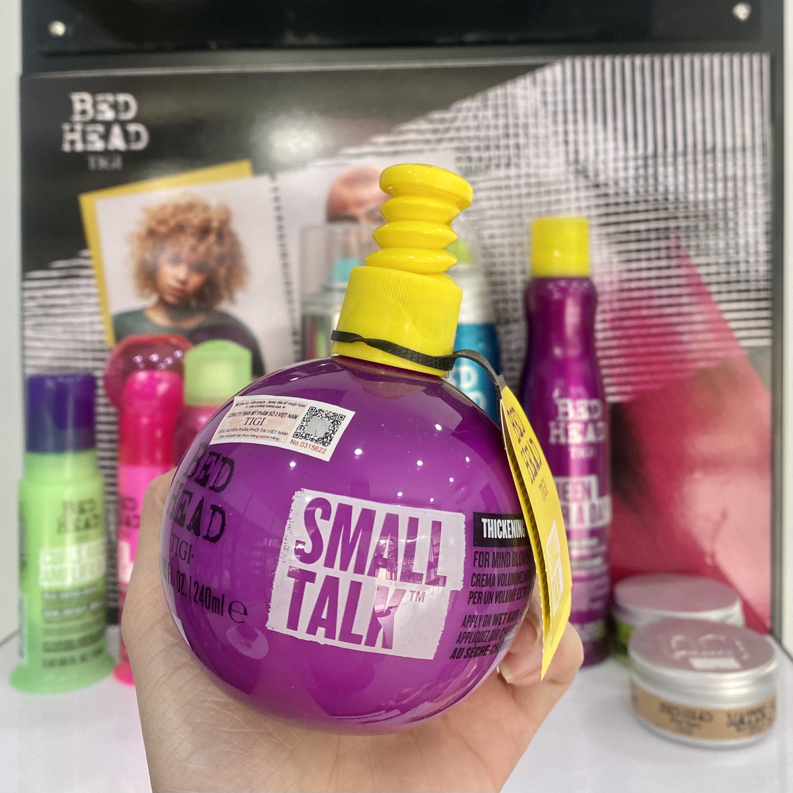 Gel vuốt tóc tigi small talk tạo kiểu tóc xoăn làm phồng và giữa nếp tóc 125ml-240ml