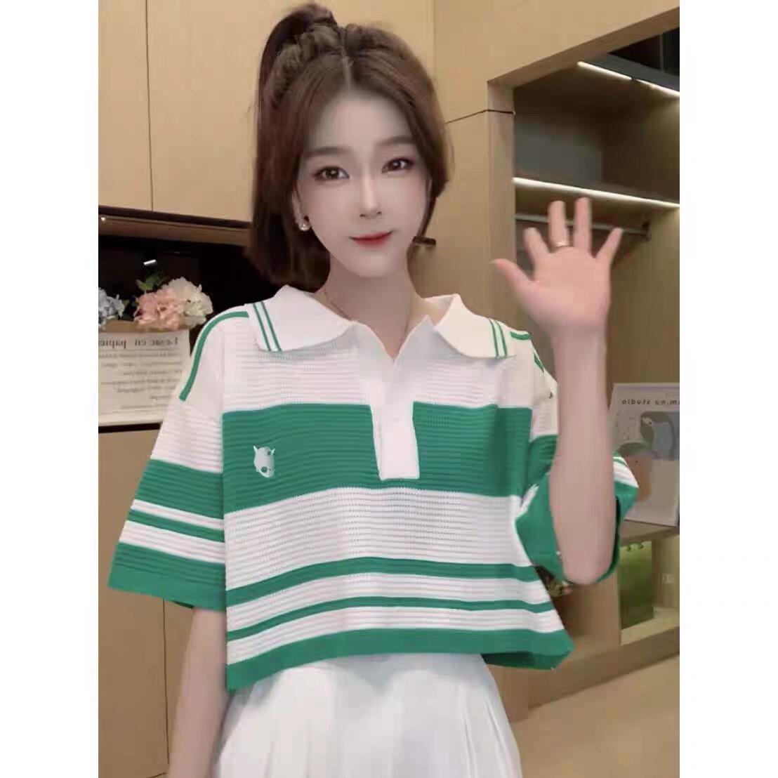 Áo croptop len dáng rộng cổ bẻ phối màu