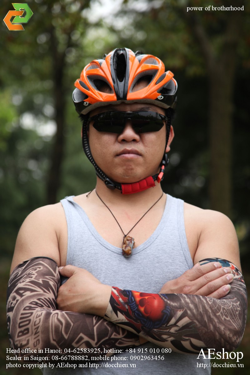 tất tay che cánh tay hình xăm