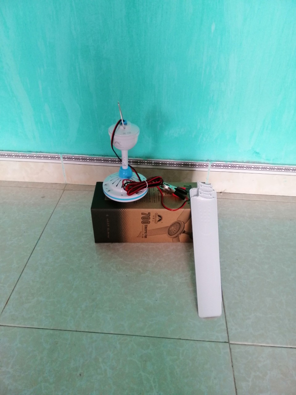 Quạt màn, quạt trần mini 12V 70cm