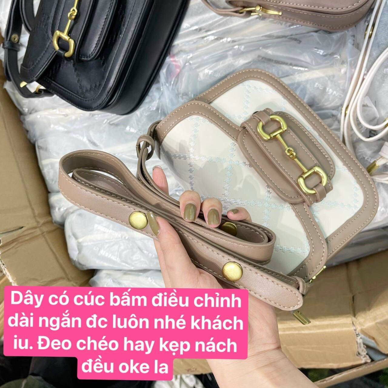 Túi đéo chéo vân trám phối chỉ siêu sang 982
