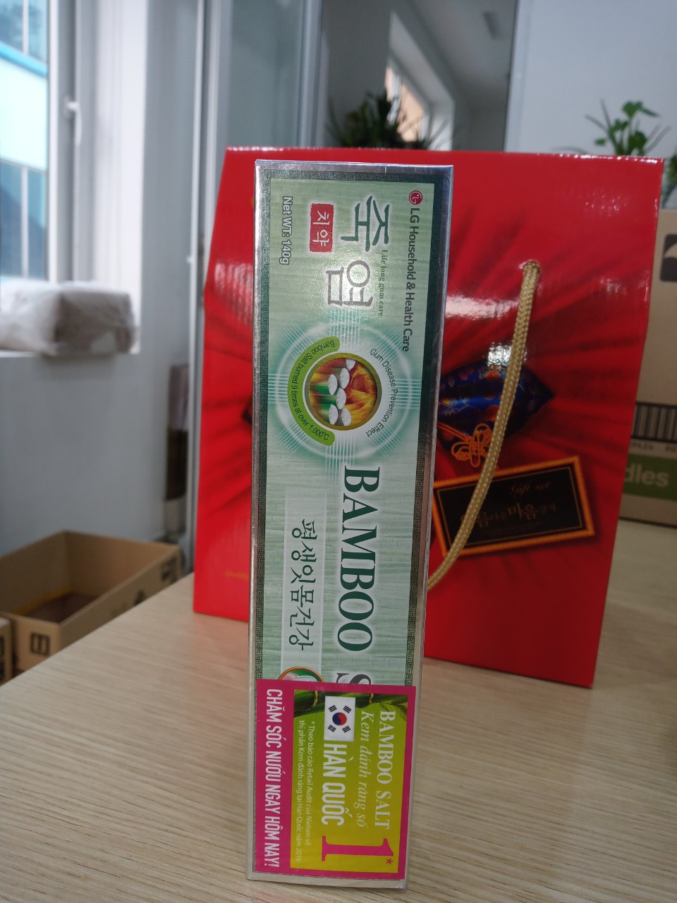 Kem Đánh Răng Muối Tre Hàn Quốc BAMBOO SALT 140G (Chăm Sóc Răng Ê Buôt)