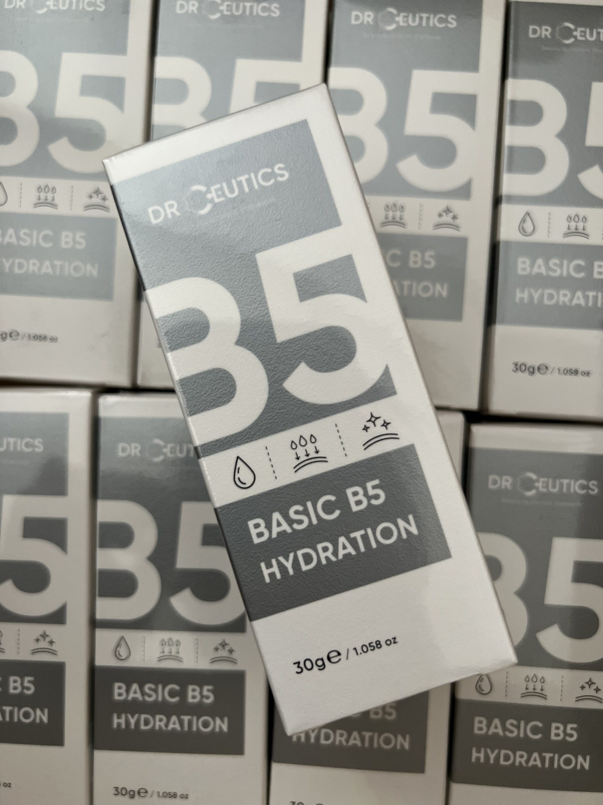 Tinh Chất B5 Basic Hydration 5% DrCeutics Cho Da Dầu Mụn (30ml)