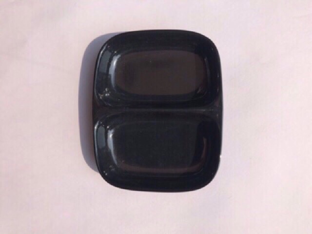 Đĩa chấm nhựa phíp 2 ngăn màu đen(kt: 15x8cm)