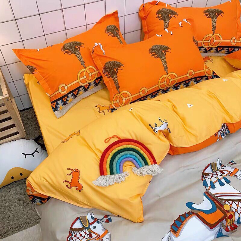 Bộ Chăn Ga Gối Cotton Poly - Ngựa Cam ( 1 Drap + 2 Vỏ Gối Nằm + 1 Vỏ Chăn ) Tiệm Nhà Cá