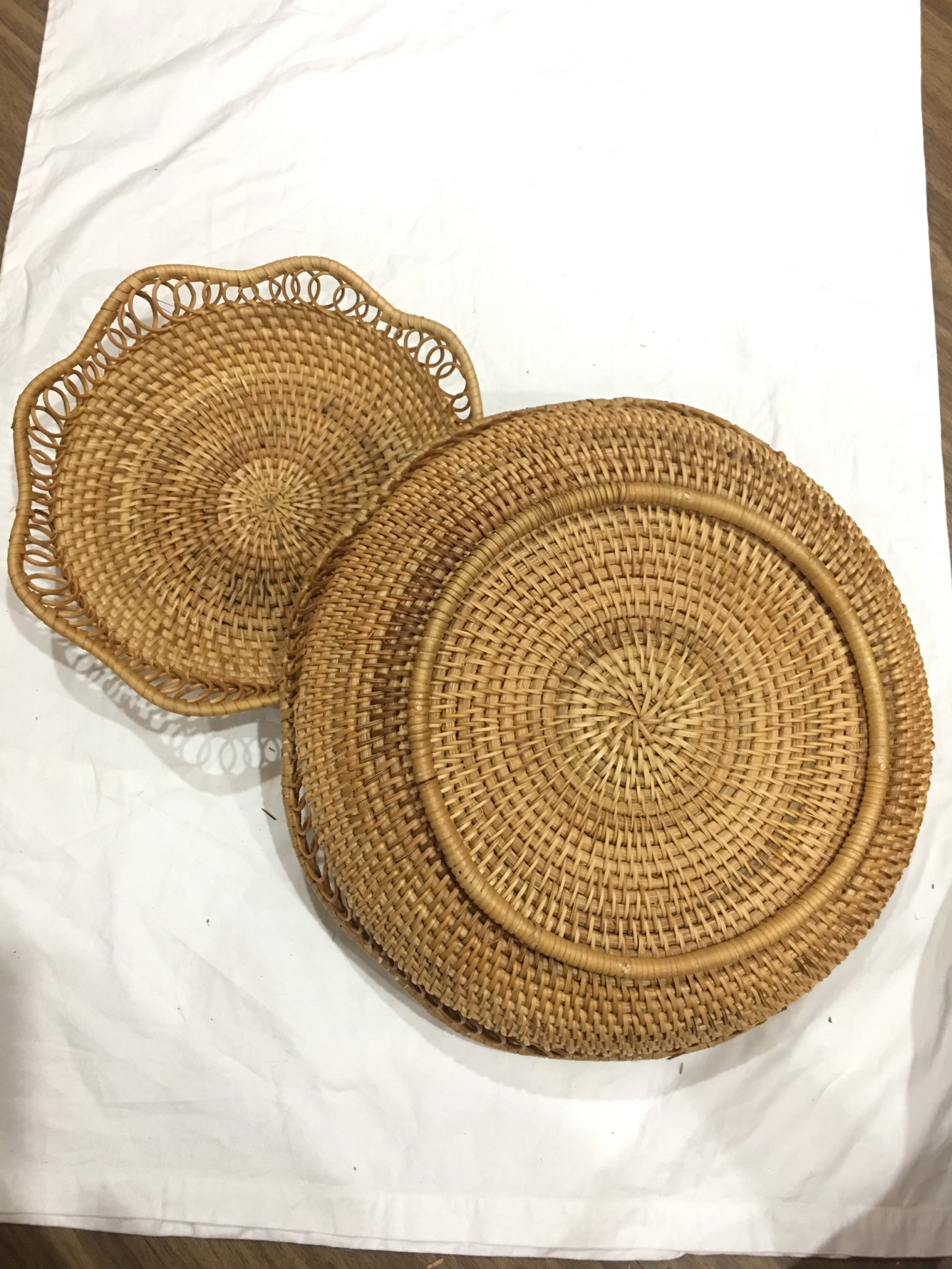 Rổ Mây Viền Hoa Sen