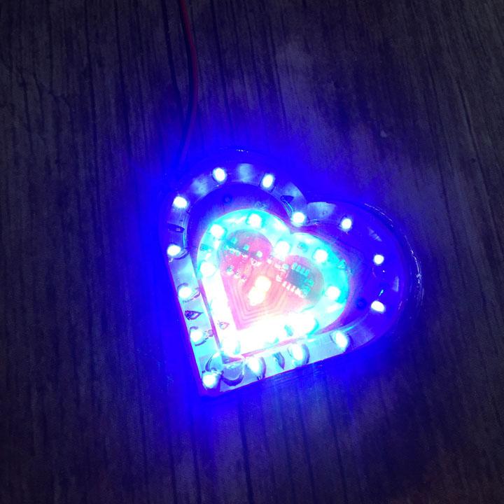 Đèn led hình trái tim nhỏ cho xe máy