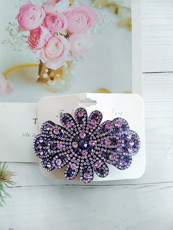 Kẹp tóc phía sau đính đá lấp lánh
