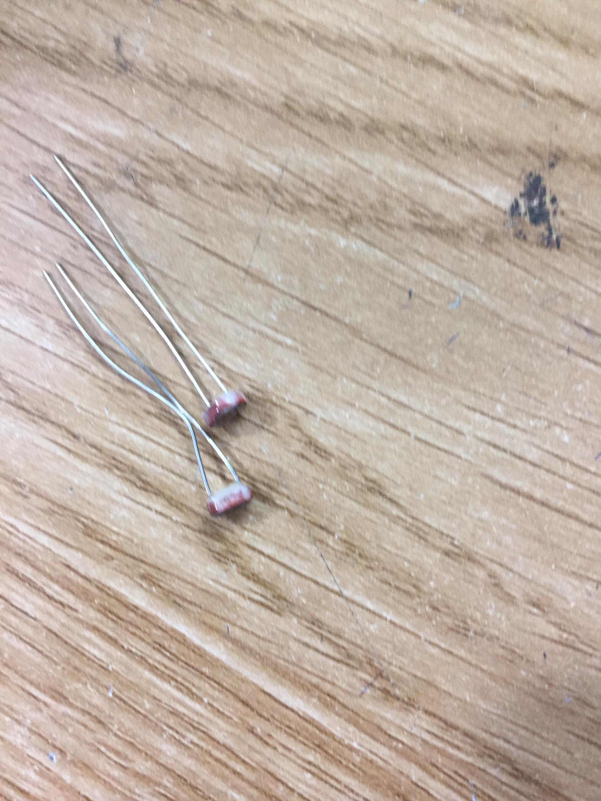 10 Quang trở 5mm 5528