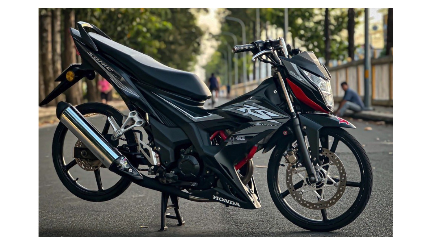 Tem sonic bản rs trắng đen xám cao cấp, tem thiết kế 3 lớp siêu sắc nét