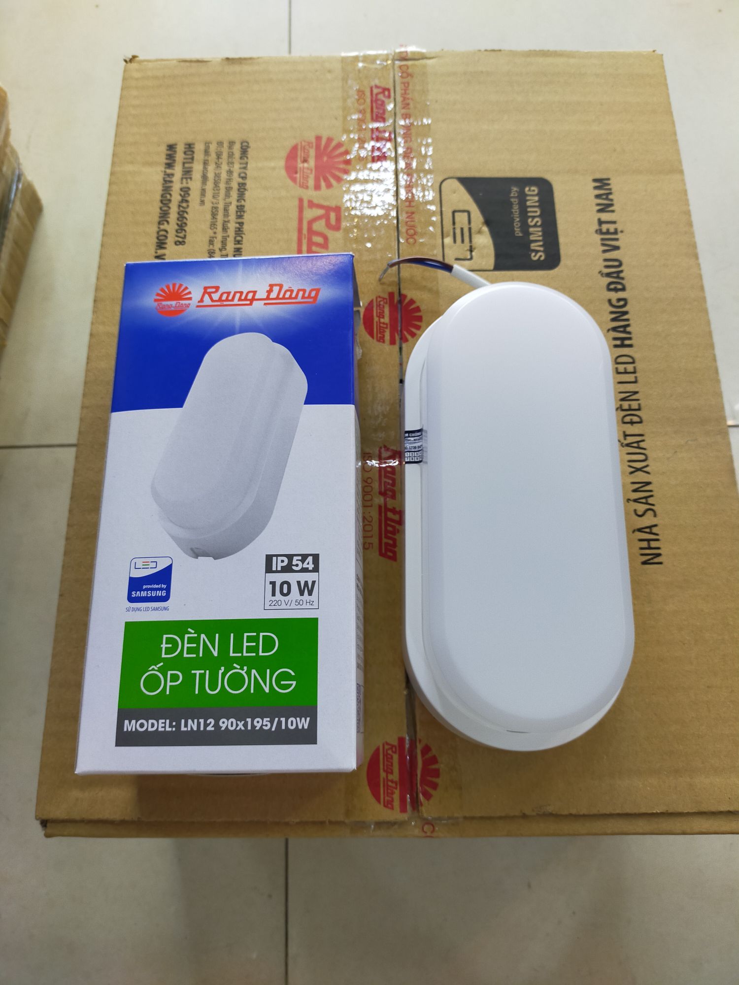 Đèn ốp  tường chống ẩm 10w rạng đông