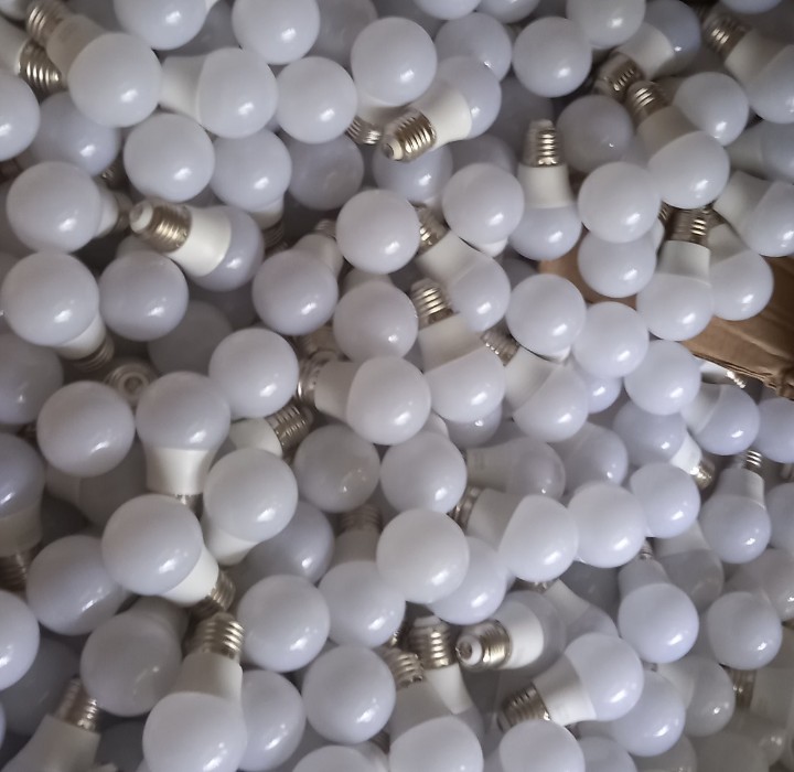 Bóng Led Búp Tròn Kín Nước Đuôi E27 3w Chống Nước
