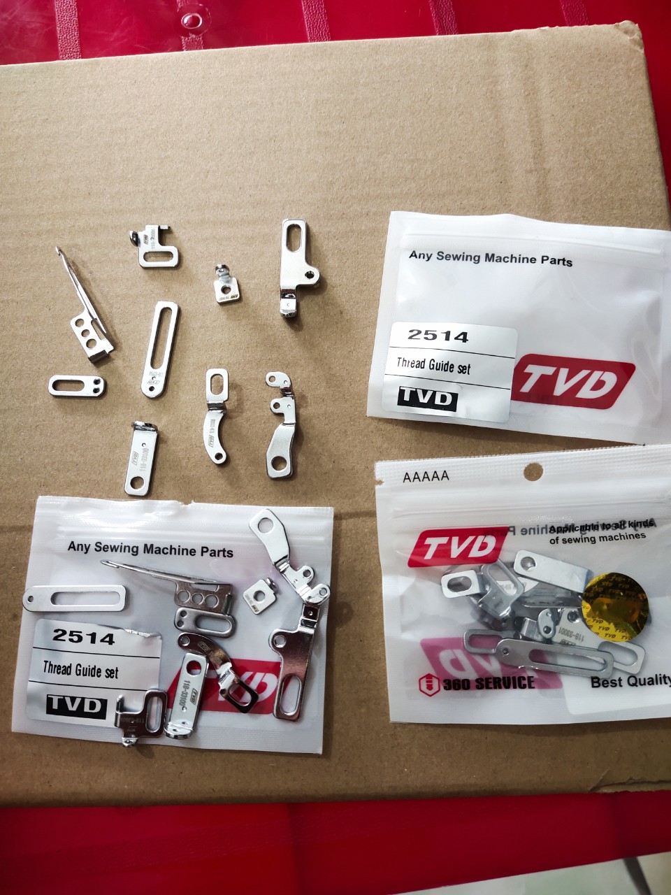 1 bộ râu dẫn chỉ máy vắt sổ juki