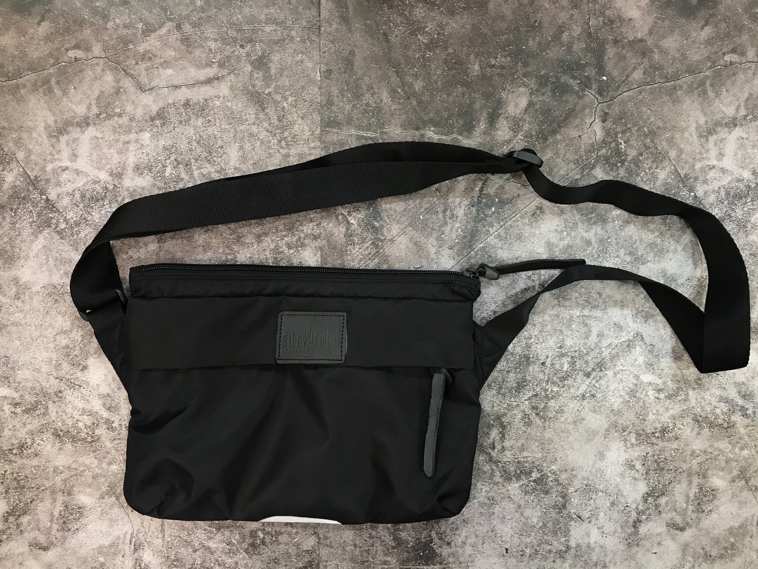 Túi đeo chéo kensington shoulderbag mã tn930