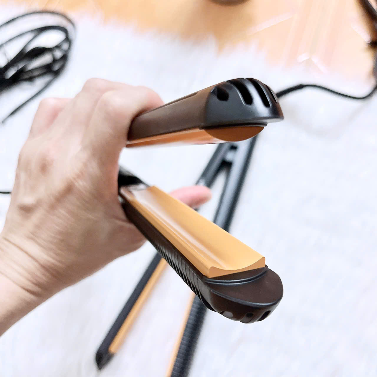 MÁY LÀ ÉP DUỖI TÓC BẢN THẲNG NHỎ MIDEAS