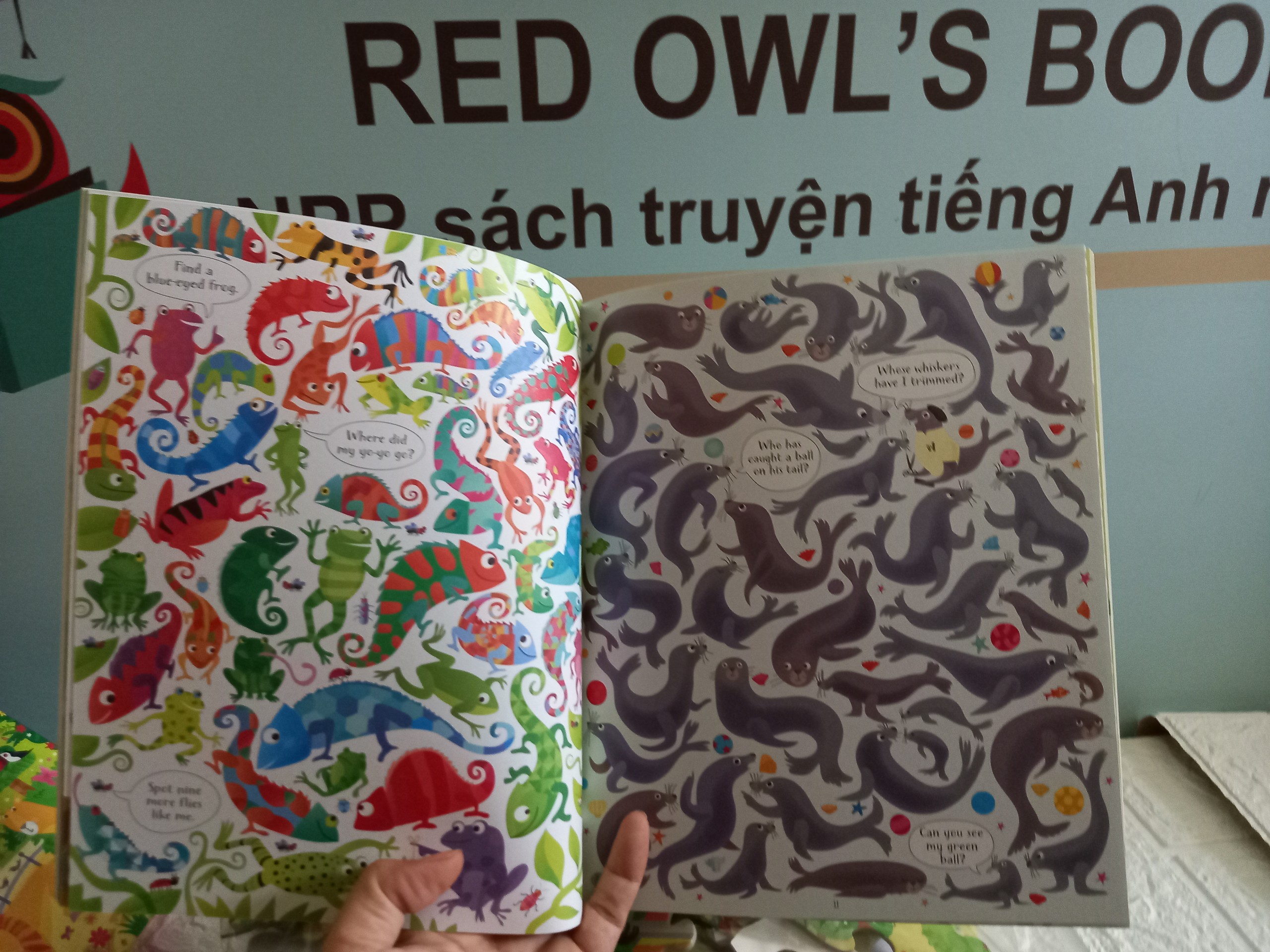 Usborne Book and Jigsaw At the Zoo