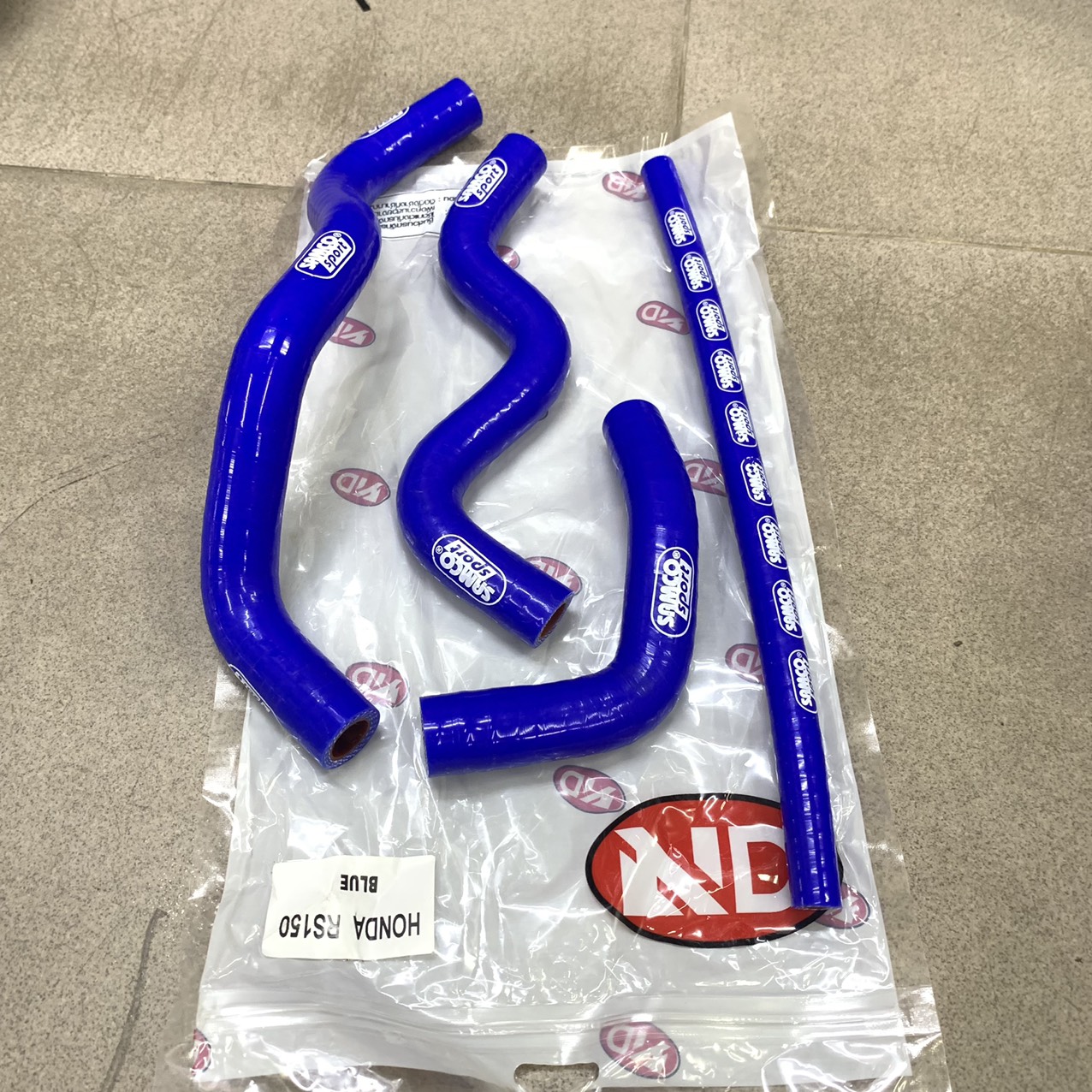 Ống nước xe WINNER hiệu SAMCO màu xanh