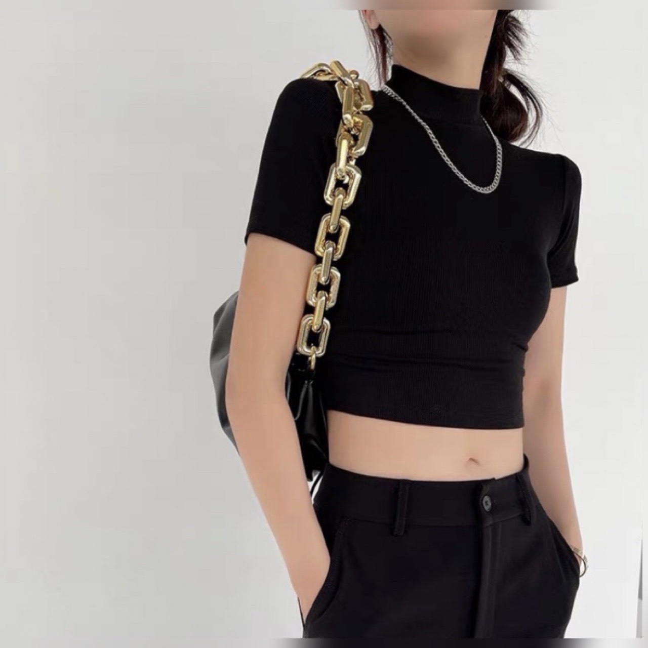 Áo thun croptop tay ngắn cổ lọ basic