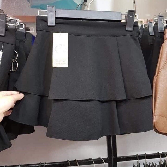 Chân váy tầng có lót có khoá kéo