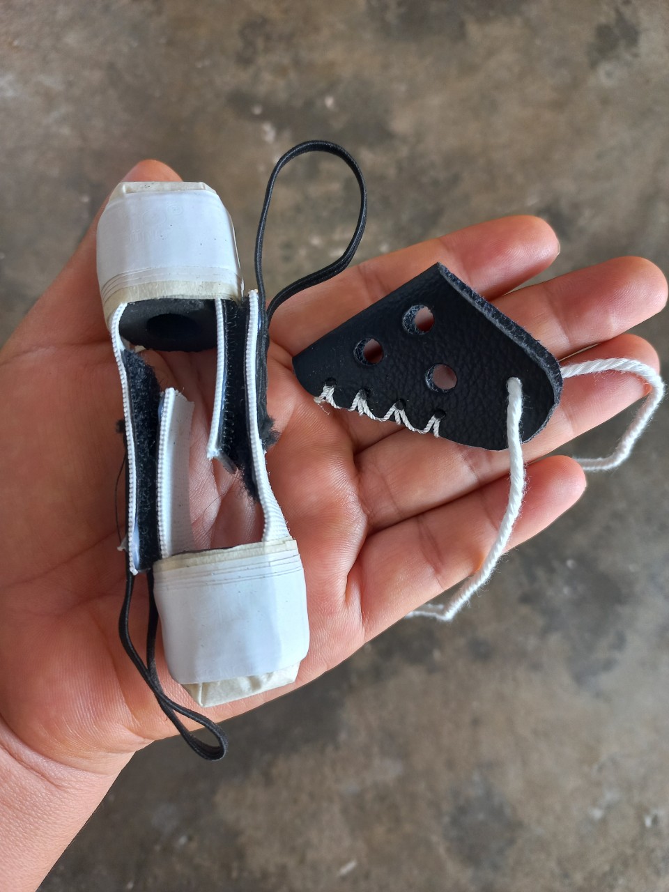 Bịt cựa gà nòi giá rẻ nhà làm (1 bộ 2 cái)
