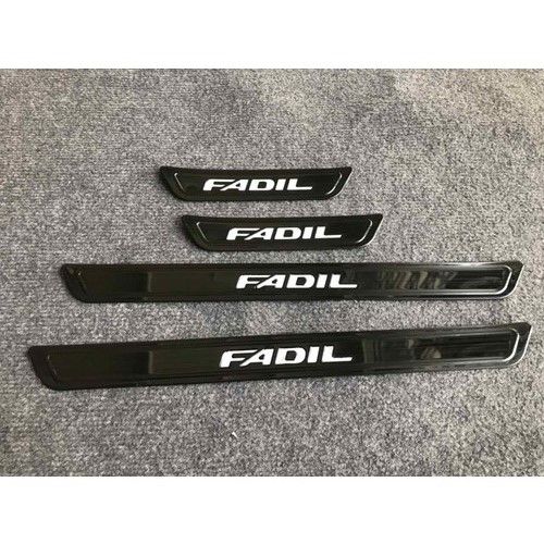 Ốp bậc ngoài Fadil 2019-2020 titan